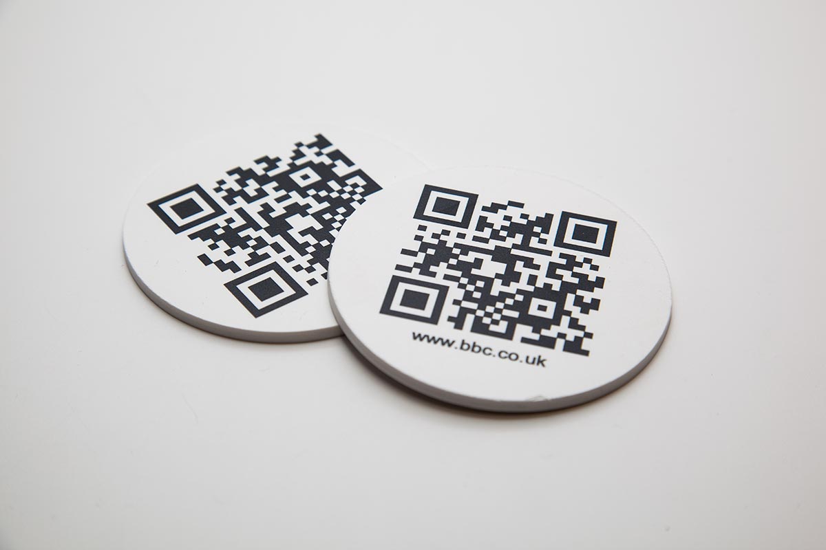 qr code printed on round custom plastic labels for bbc